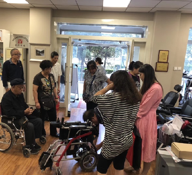 十年行業經驗總結的老年人購買電動輪椅的十大誤區[元亨電動]