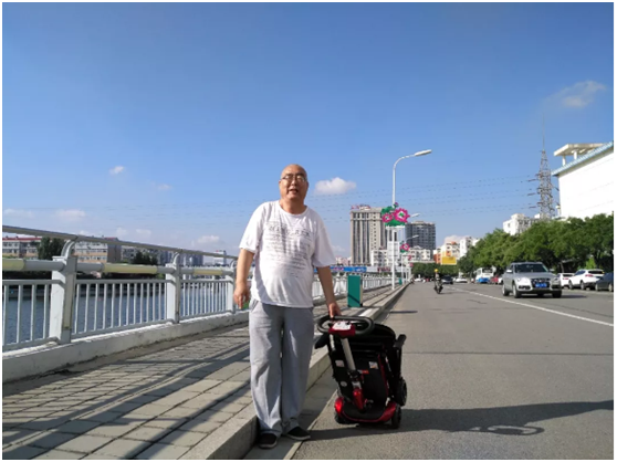 智能化的折疊電動代步車讓老人與社會的距離更近