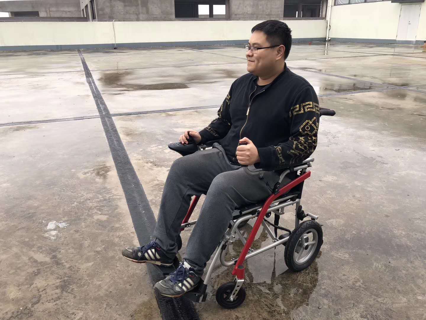 電動(dòng)輪椅對(duì)比手動(dòng)輪椅的優(yōu)勢(shì)有哪些?