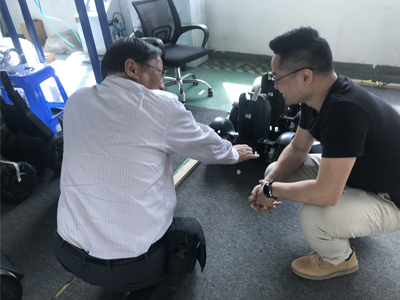 日本客戶來我司工廠考察[元亨電動]