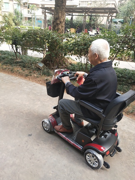 冬季老人安全，這件事可不小【元亨電動】