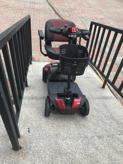 老年人如何選購智能電動代步車？【元亨電動】