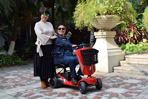 舒萊適老年四輪代步車 (1).jpg 舒萊適老年四輪代步車 (1).jpg