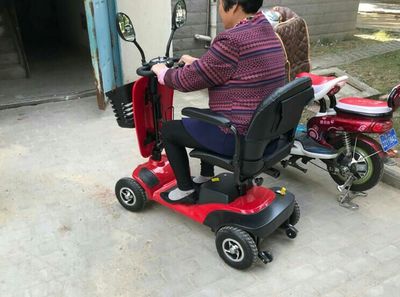老年電動代步車