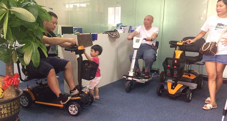 電動(dòng)三輪代步車