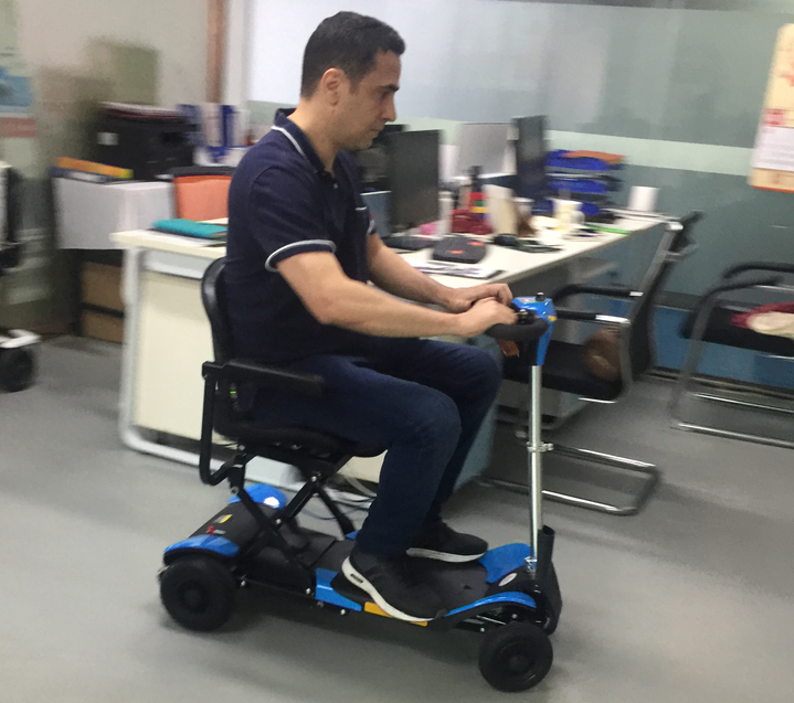 折疊電動代步車