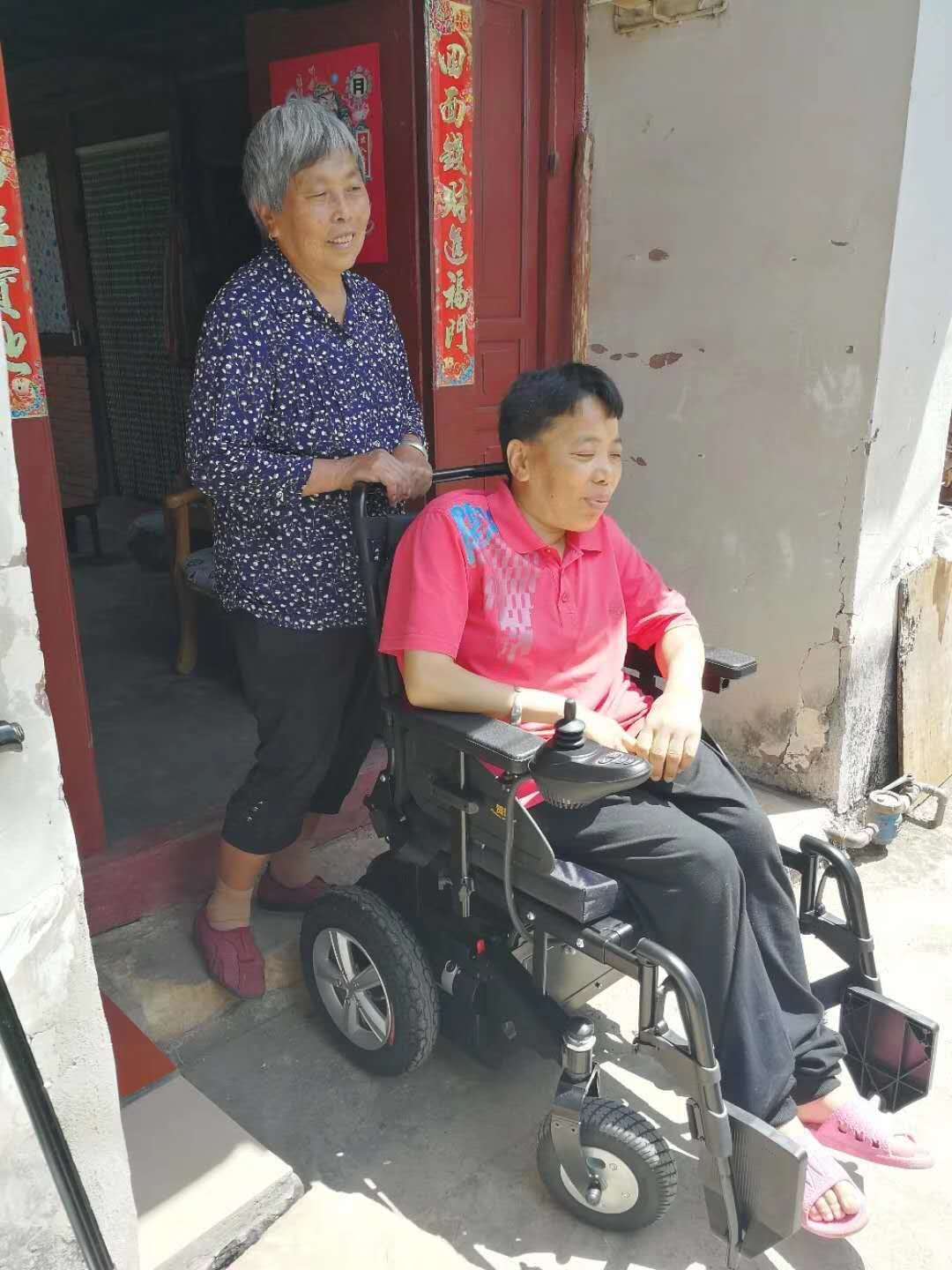 電動(dòng)輪椅 電動(dòng)輪椅